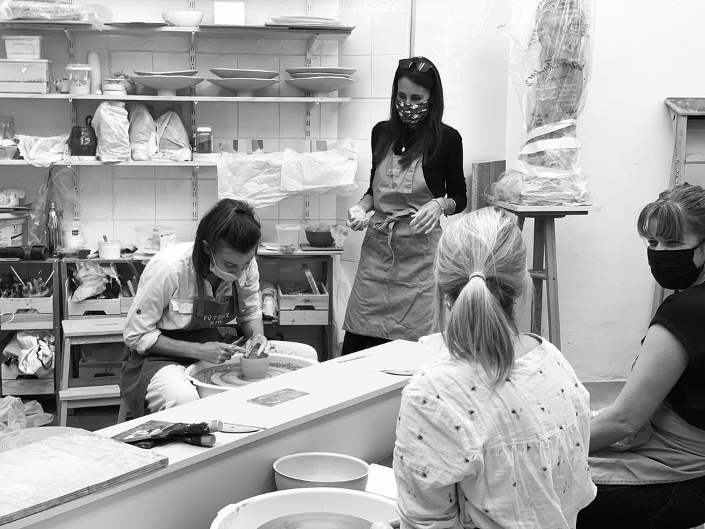 cours de poterie, cours de céramique, poterie, céramique, paris, tournage, modelage