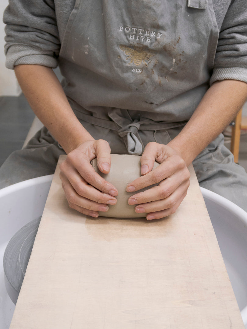 cours de poterie, cours de céramique, modelage, tournage, argile, cours privé
